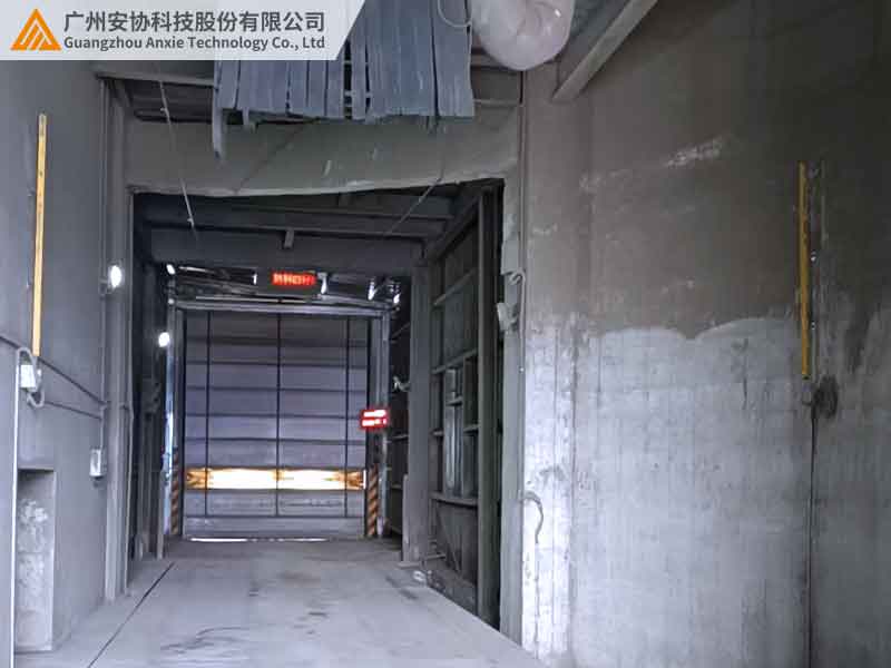 安全光幕提速装载作业的应用.jpg