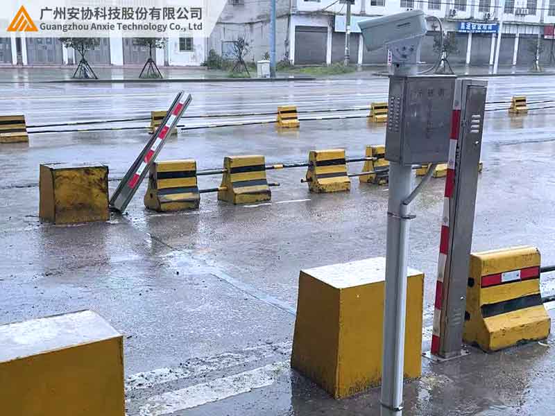收费站的车辆分离光幕案例.jpg